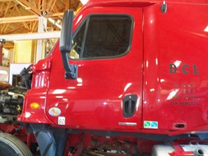 Used 2009 Freightliner Cascadia Door (Stock #AK3674-7)) Part Image