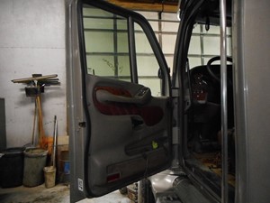 Used 2009 Peterbilt 387 Door (Stock #797795-6)) Part Image
