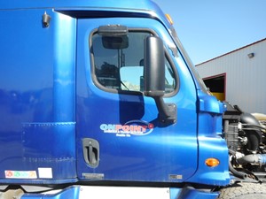 Used 2010 Freightliner Cascadia Door (Stock #BA2695-8)) Part Image