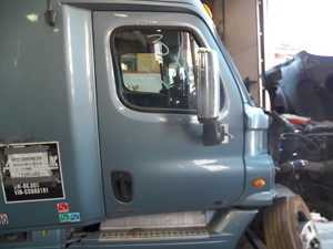 Used 2011 Freightliner Cascadia Door (Stock #BH8191-8)) Part Image
