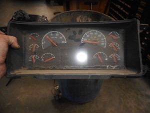 Used 2011 Volvo VN Instrument Cluster (Stock #535333-10)) Part Image