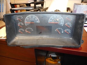 Used 2012 Volvo VNL Instrument Cluster (Stock #954)) Part Image