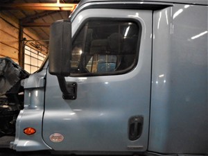 Used 2014 Freightliner Cascadia Door (Stock #GB8349-6)) Part Image