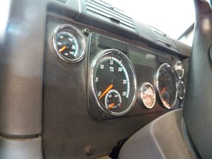 Used 2015 Freightliner Cascadia Instrument Cluster Image