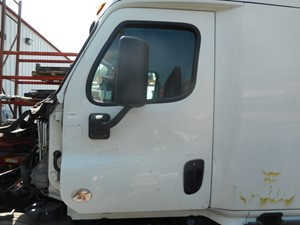 Used 2015 Freightliner Cascadia Door Image
