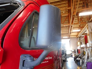 Used 2015 Freightliner Cascadia Mirror Image