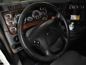 Used 2015 Freightliner Cascadia Steering Wheel Image