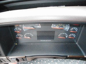Used 2015 Volvo VNL Instrument Cluster (Stock #927529-14)) Part Image
