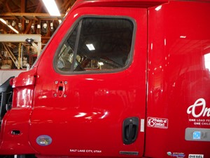 Used 2016 Freightliner Cascadia Door (Stock #HM6038-6)) Part Image
