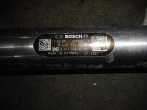 Used Detroit DD13 Fuel Injection Part (Stock #1182)) Part Image
