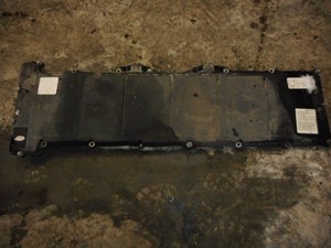 Used Detroit DD15 Valve Cover (Stock #1219)) Part Image