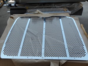 New Peterbilt 386 Grille (Stock #997)) Part Image