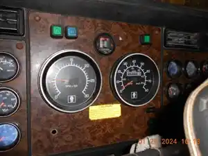 Used 1994 Kenworth T600B Instrument Cluster (Stock #628417-14)) Part Image