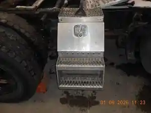 Used 1998 Freightliner Century Class Tool Box (Stock #B41033-16)) Part Image