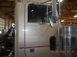 Used 2000 Peterbilt 379 Door (Stock #548782-6)) Part Image