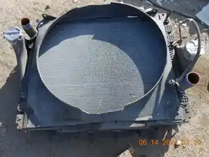 Used 2001 Freightliner COLUMBIA Radiator (Stock #js7511-8)) Part Image