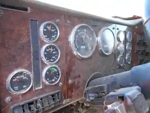 Used 2004 International 9400I Instrument Cluster (Stock #033040-15)) Part Image