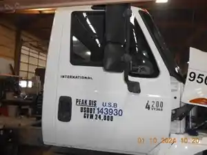 Used 2005 International 4200 Door (Stock #224988-5)) Part Image