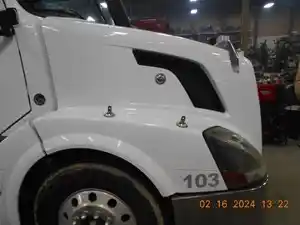 Used 2006 Volvo VNL Hood (Stock #440904-10)) Part Image