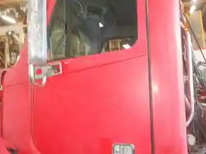 Used 2007 Freightliner COLUMBIA Door (Stock #Y70999-8)) Part Image