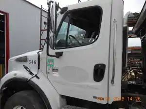 Used 2007 Freightliner M-2 BUSINESS CLASS Door (Stock #z13982-6)) Part Image