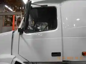 Used 2007 Volvo VNL Door (Stock #490625-7)) Part Image