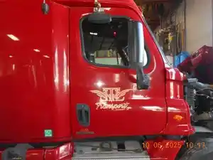 Used 2008 Freightliner Cascadia Door (Stock #AH4652-7)) Part Image