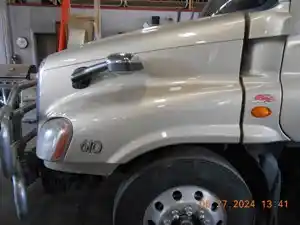Used 2010 Freightliner Cascadia Hood (Stock #AM9642-11)) Part Image