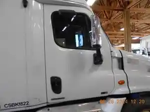 Used 2011 Freightliner Cascadia Door (Stock #BK1822-8)) Part Image