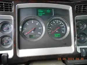 Used 2011 Kenworth T660 Instrument Cluster (Stock #331118-17)) Part Image