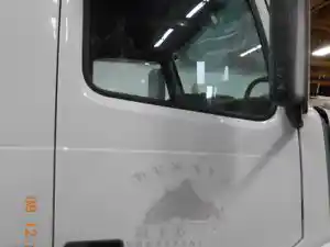 Used 2011 Volvo VNL Door (Stock #537589-7)) Part Image