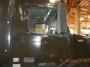 Used 2011 Volvo VNL Door (Stock #547257-7)) Part Image