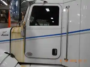 Used 2012 Peterbilt 386 Door (Stock #178403-7)) Part Image