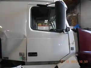 Used 2012 Volvo VNL Door (Stock #138731-7)) Part Image