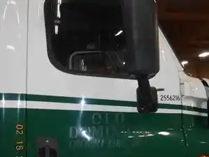 Used 2015 Freightliner Cascadia Door Image