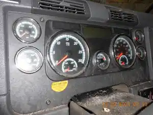 Used 2015 Freightliner Cascadia Instrument Cluster Image