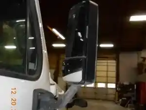 Used 2015 Freightliner Cascadia Mirror Image