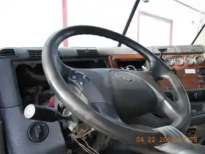 Used 2015 Freightliner Cascadia Steering Wheel Image