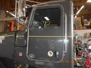 Used 2015 Peterbilt 367 Door (Stock #332146-6)) Part Image