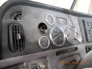 Used 2015 Peterbilt 367 Instrument Cluster (Stock #332146-13)) Part Image