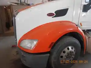 Used 2015 Peterbilt 579 Hood (Stock #284918-12)) Part Image