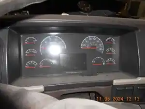 Used 2015 Volvo VNL Instrument Cluster (Stock #967529-15)) Part Image