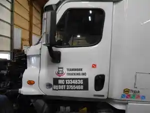 Used 2016 Freightliner Cascadia Door (Stock #HF5101-6)) Part Image
