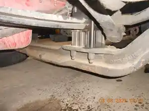 Used 2016 Kenworth T680 Front Axle, Complete (Stock #101940-3)) Part Image