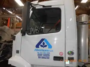 Used 2016 Volvo VNL Door (Stock #952351-6)) Part Image