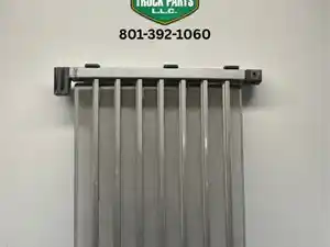 Used 2016 Western Star 5700XE Grille (Stock #977019)) Part Image