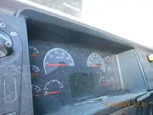 Used 2017 Volvo VNR Instrument Cluster (Stock #887082-8)) Part Image