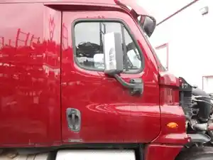 Used 2018 Freightliner Cascadia Door (Stock #GX2875-8)) Part Image