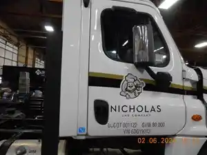 Used 2016 Freightliner Cascadia Door (Stock #GY9012-6)) Part Image
