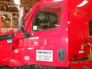 Used 2020 Freightliner Cascadia Door (Stock #MJ3182-6)) Part Image